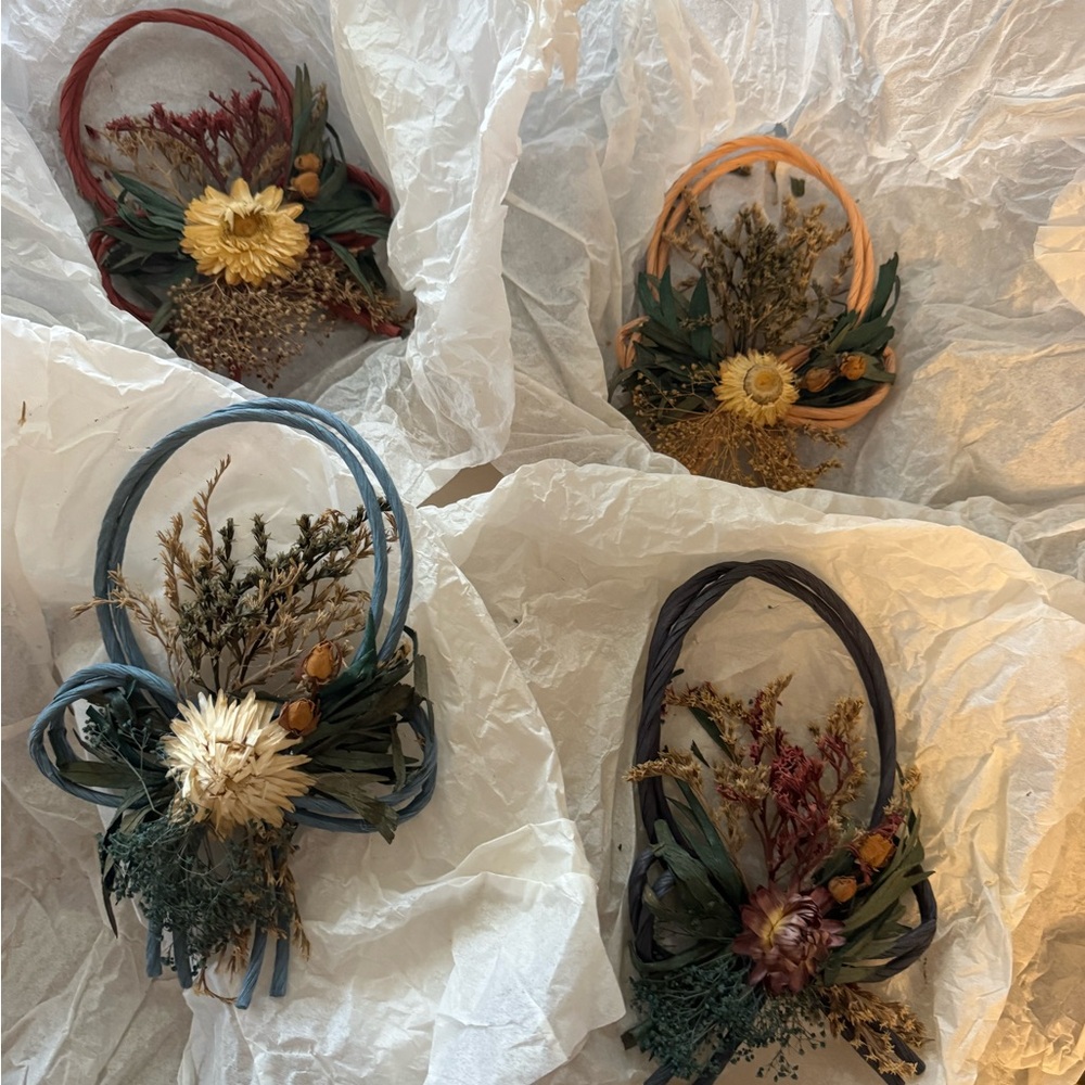4 Handcrafted Floral Wall Decor Set (new no tag)